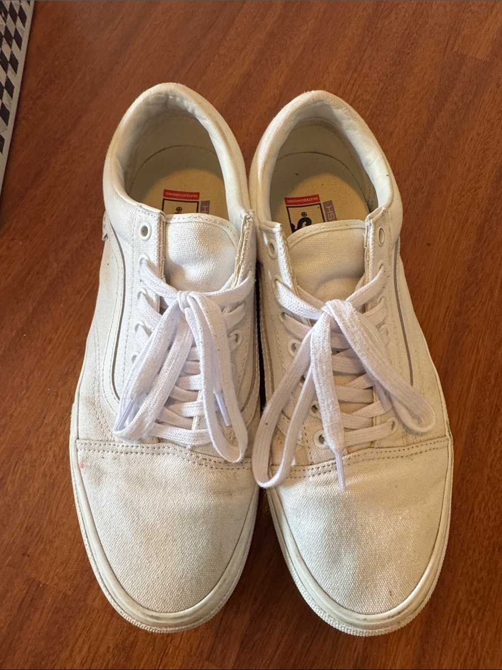 Vans Men's Old Skool Skate White Low-Top Canvas Sneakers